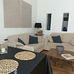 Suite 374